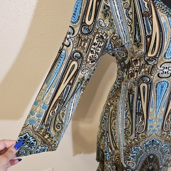 Elegant Paisley Print Women's Top - Picture 4 of 7